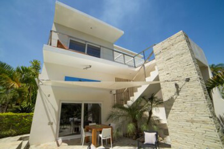 Hotel 8 of 27
