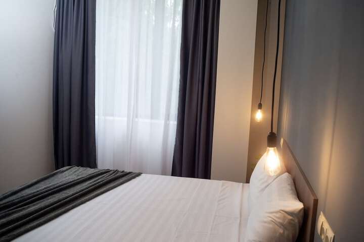 Room 6 of 37