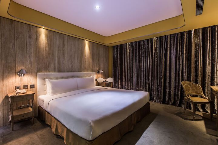 Room 32 of 59