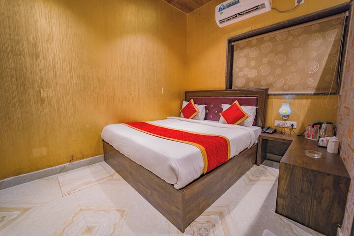 Room 4 of 49