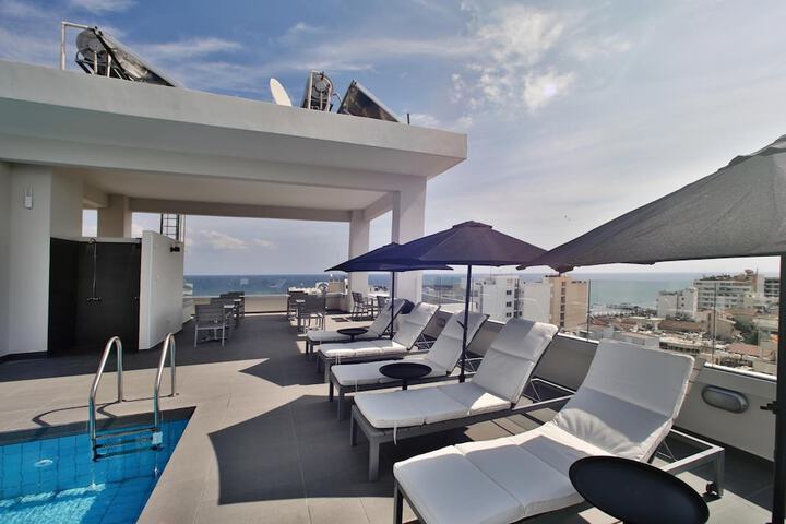 Pools & Facilities