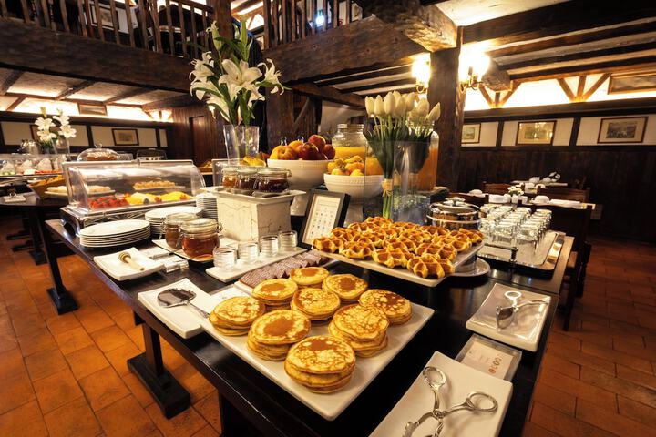 Dining Photos