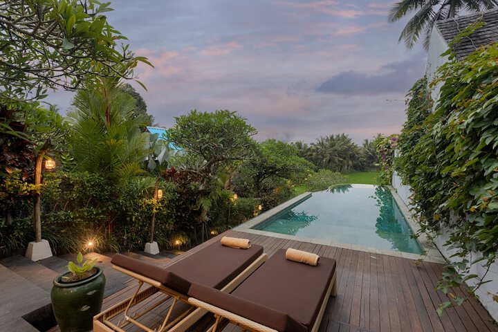 Hotel Pool