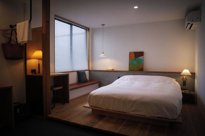 Room 17 of 34