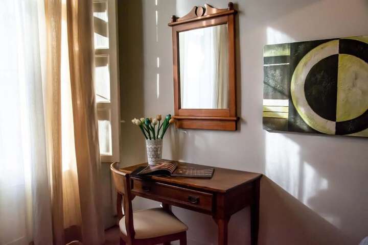 Room 3 of 25