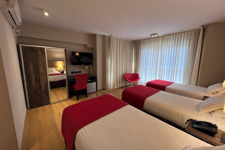 Room 6 of 20