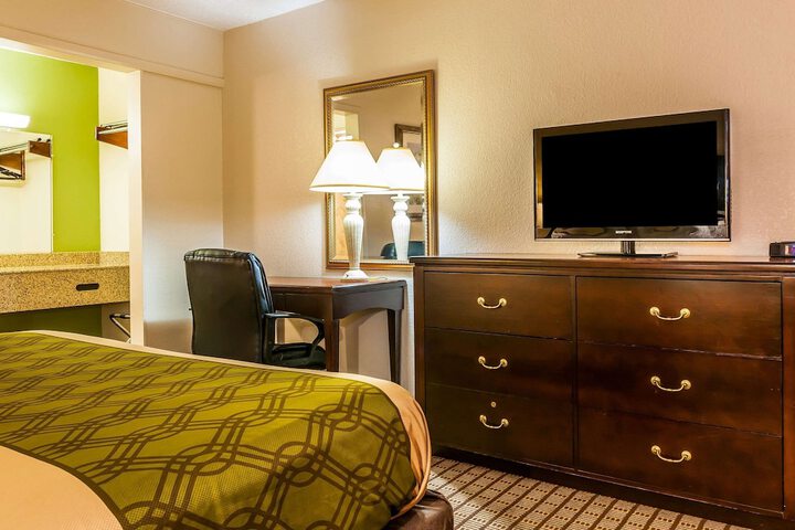 Room 12 of 36