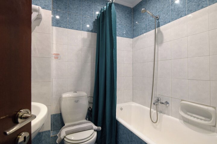Room 34 of 73
