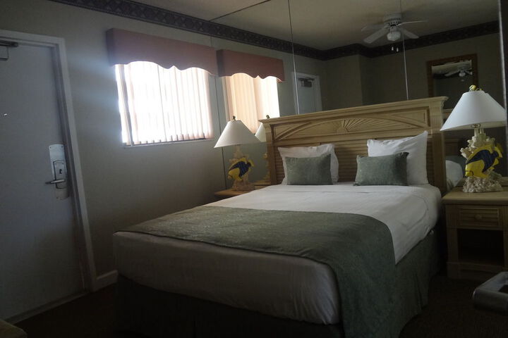 Room 6 of 21