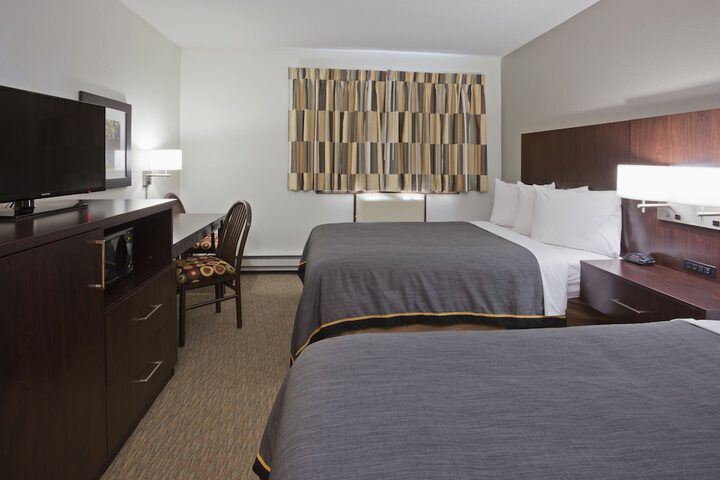 2 Double Beds (3 of 8)