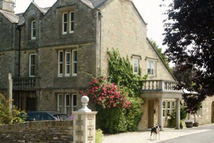 HILLBOROUGH HOUSE
