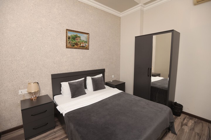 Room 26 of 65