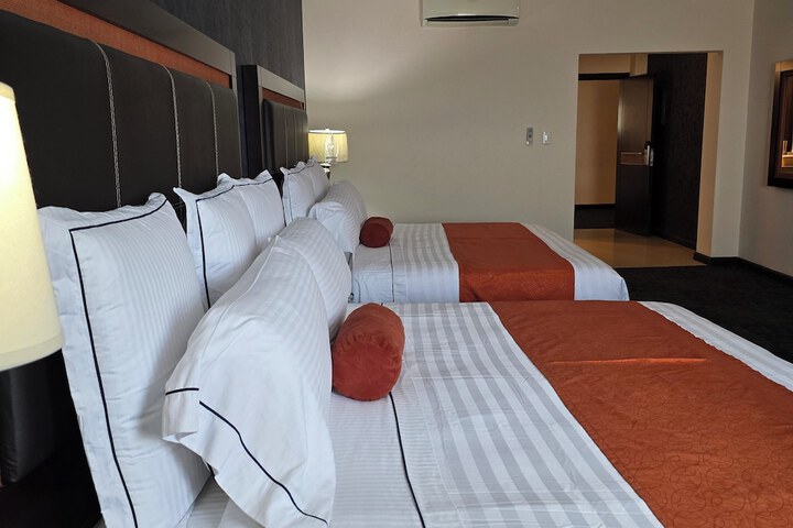 Room 26 of 74