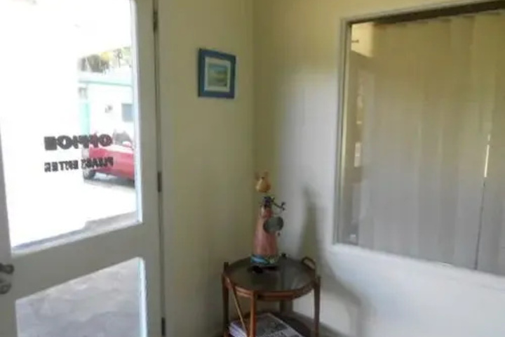 Room 2 of 17