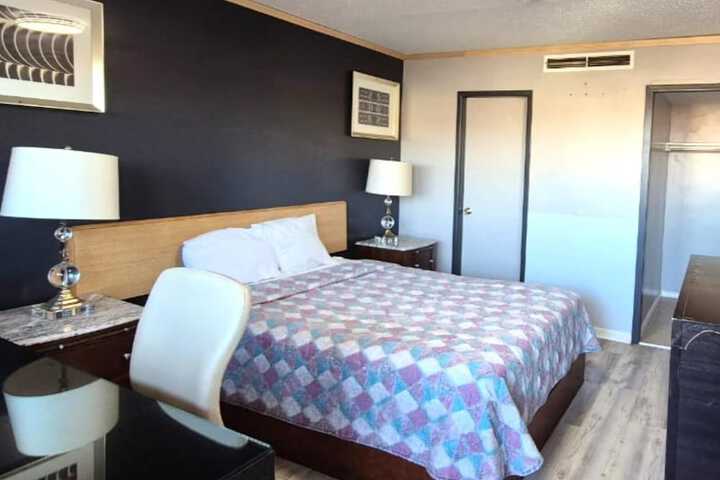 Room 10 of 43