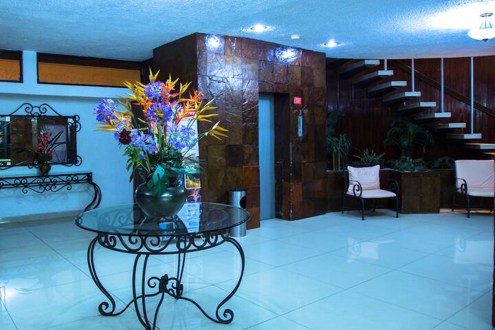 Guest Lobby