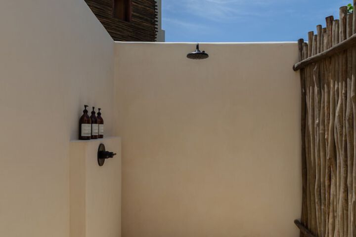 Room 66 of 159