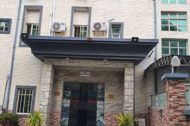 Valley Point Hotel and Suites