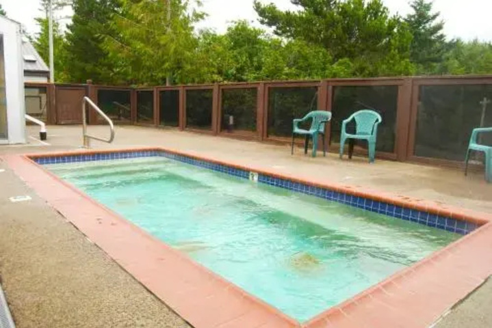 Pool 4 of 10