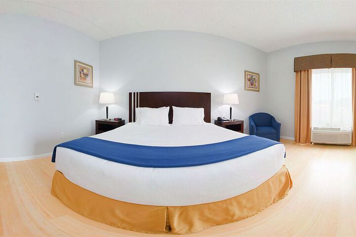 Room 15 of 40