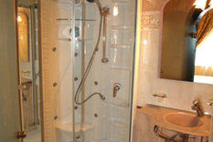 Room 2 of 20