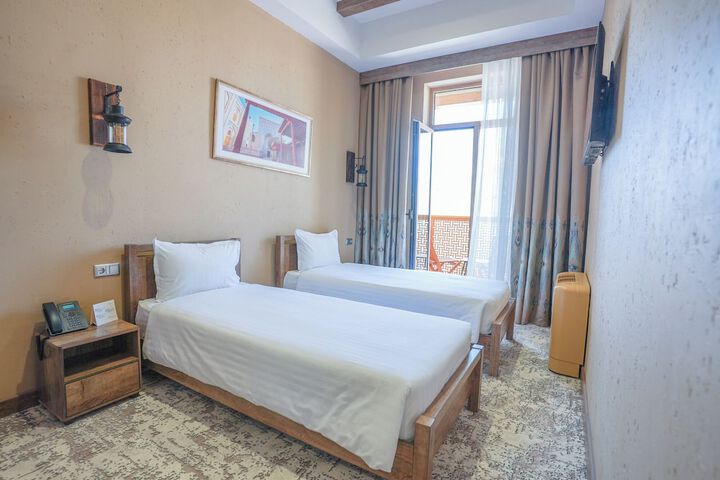 Room 29 of 85