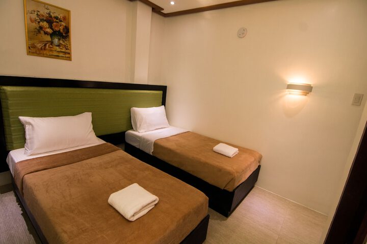 Room 11 of 35
