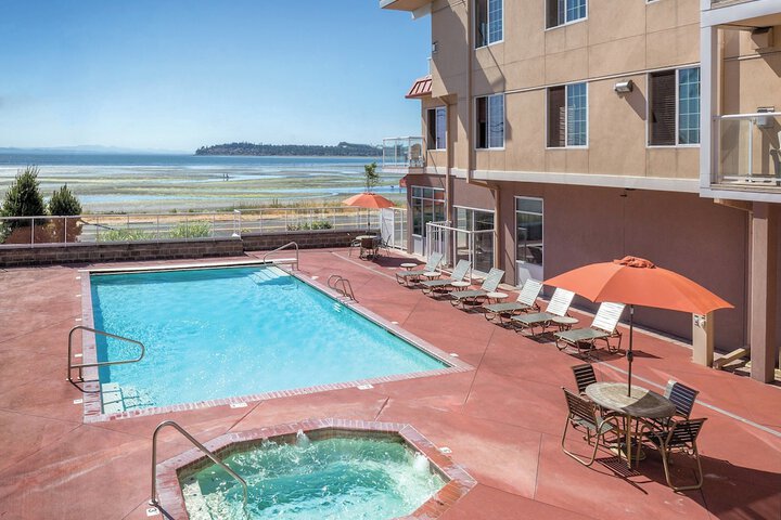 Pool Hotel