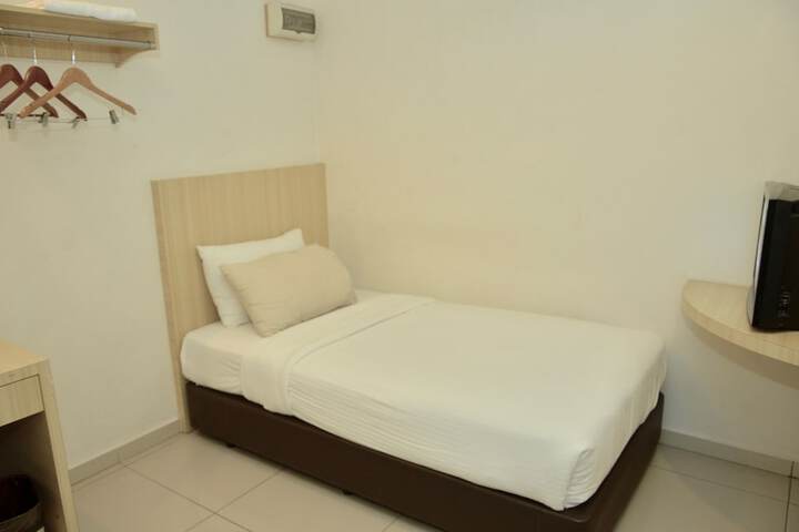 Room 8 of 69