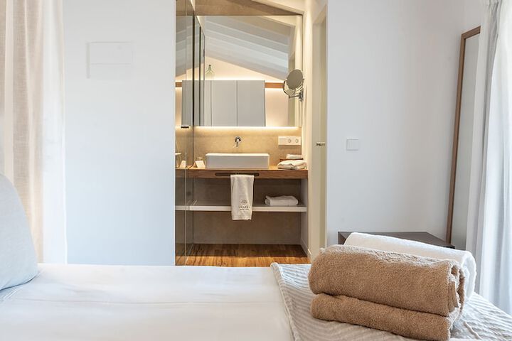 Room 41 of 77