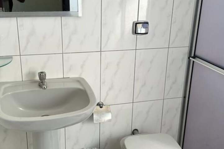 Room 12 of 28