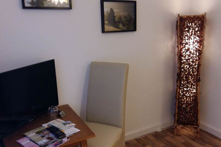 Room 3 of 35