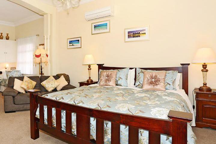 Room 3 of 5