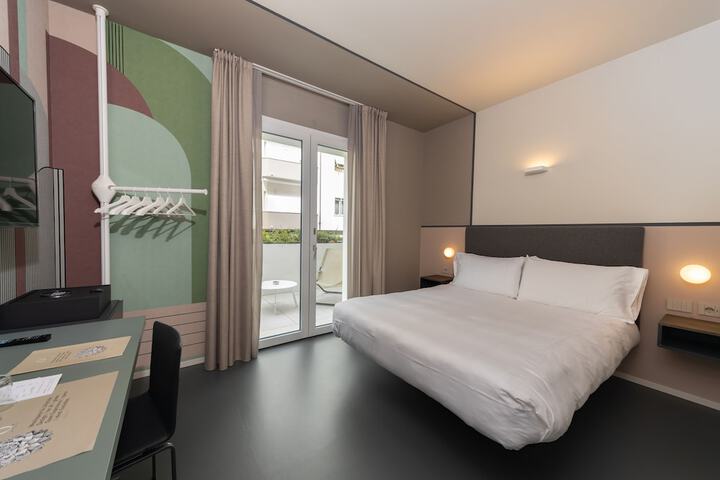 Room 17 of 36