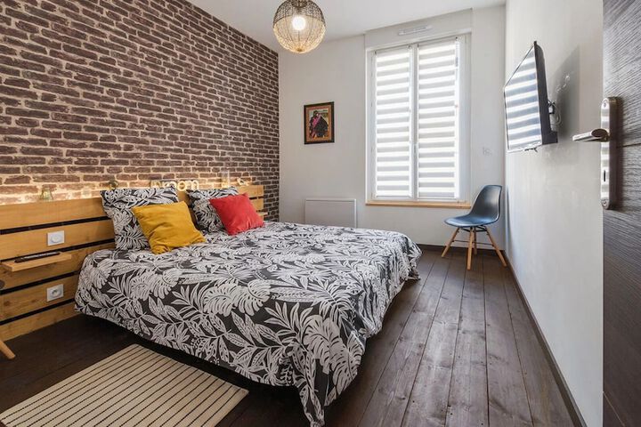 Room 2 of 55