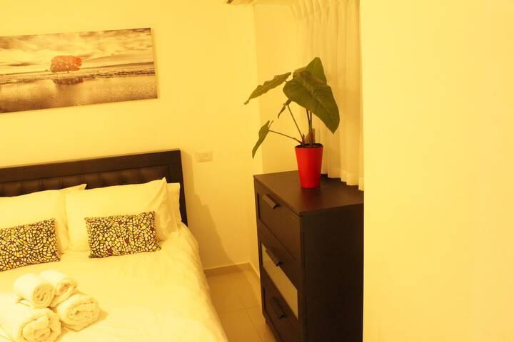 Room 3 of 10