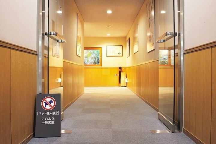 Ballroom/Hall 48 of 58