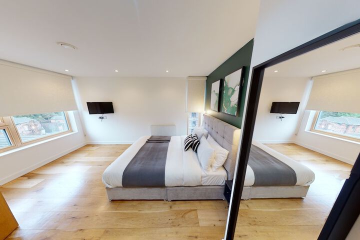 Room 20 of 296