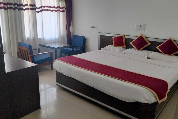 Room 16 of 28