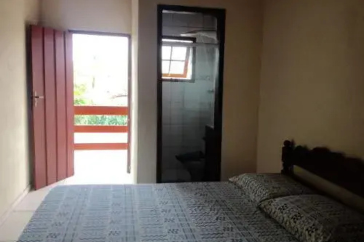 Room 6 of 10