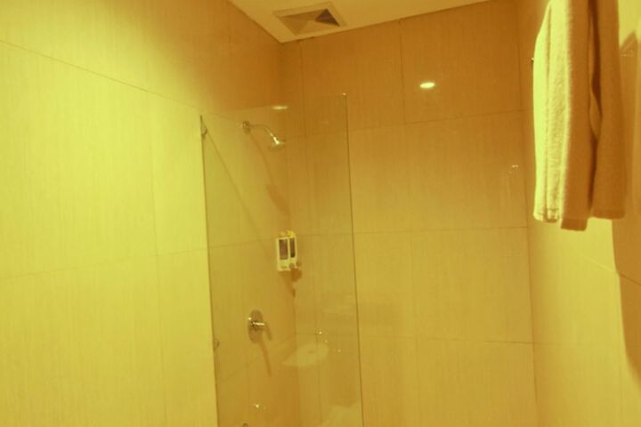 Room 12 of 27