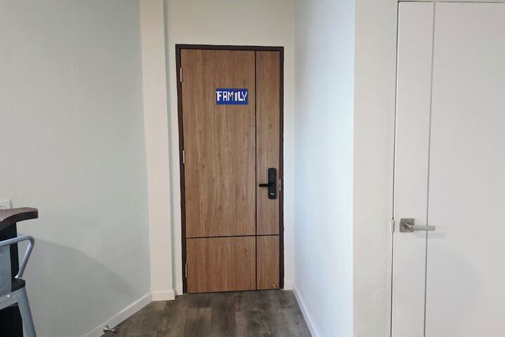 Room 18 of 68