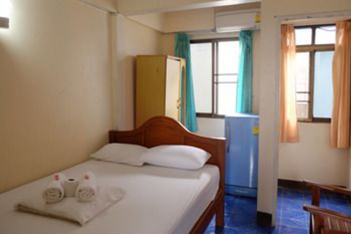 Room 9 of 24