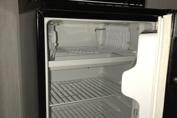 Mini-refrigerator