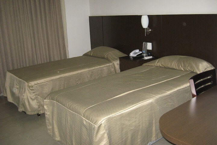 Room 6 of 31