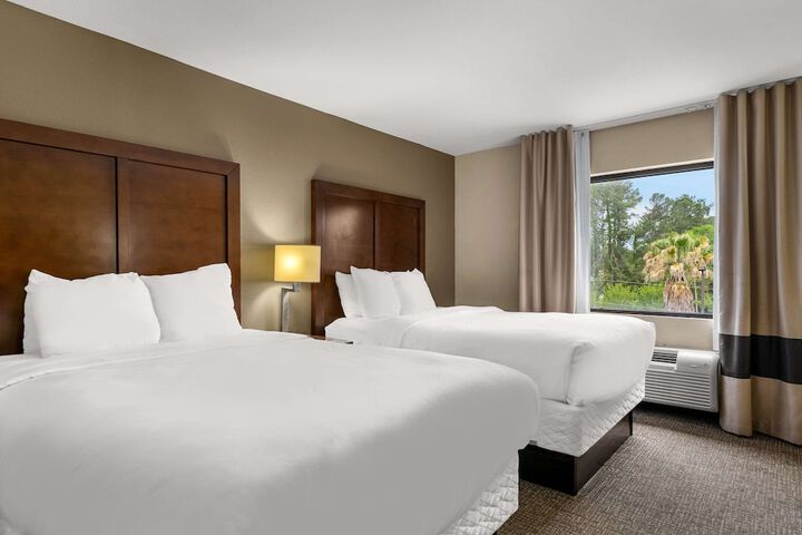 2 Double Beds (9 of 9)