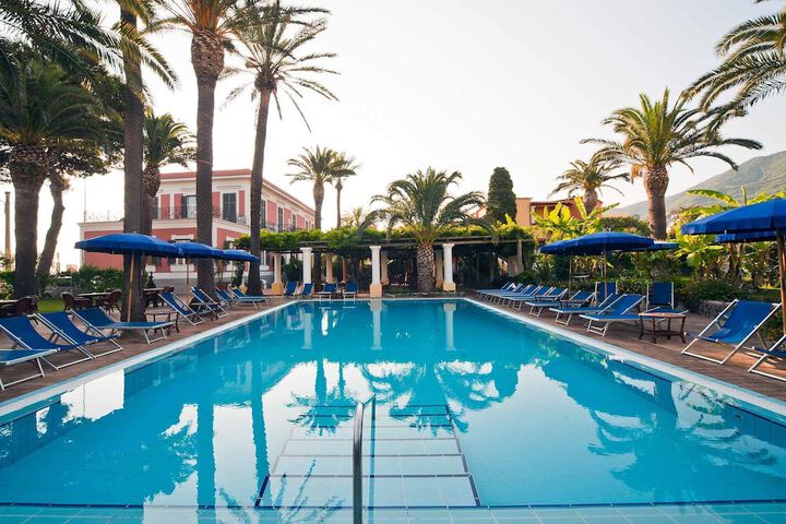 Hotel with Pool