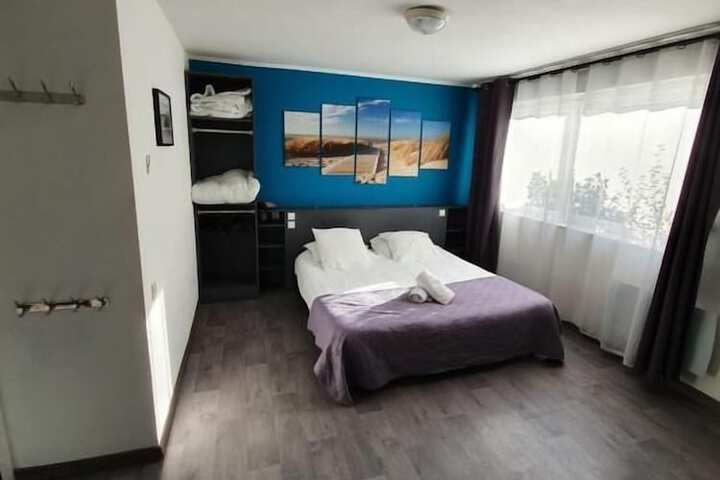 Room 4 of 38