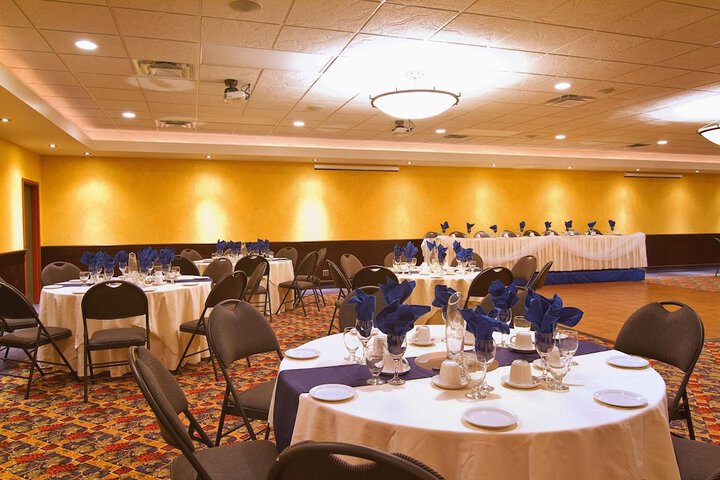 Ballroom/Hall 37 of 46