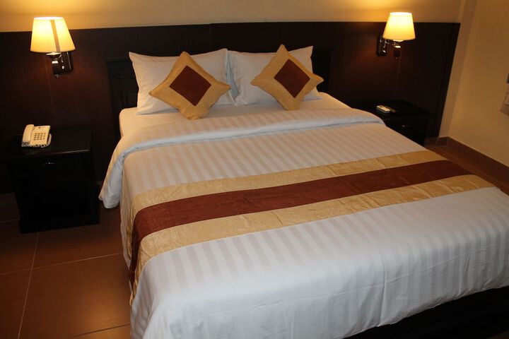 Room 8 of 40